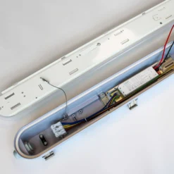 Armatur, 150 cm, 60W, 4000K, 7800 lumen, gennemfortrådet, HiCRI Ra 90, IP65