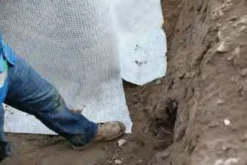 Combigrid 1,5 x 100 m, 310 g forstærket geotekstil, 12 x 12 mm