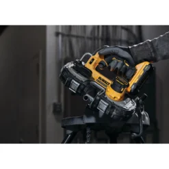 DEWALT 18V XR båndsav DCS377NT, kompakt