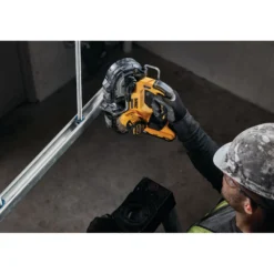 DEWALT 18V XR båndsav DCS377NT, kompakt