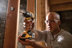 DEWALT 18 V XR bore-/skruemaskine DCD791D2-QW, 2 x 18 V/2,0 Ah