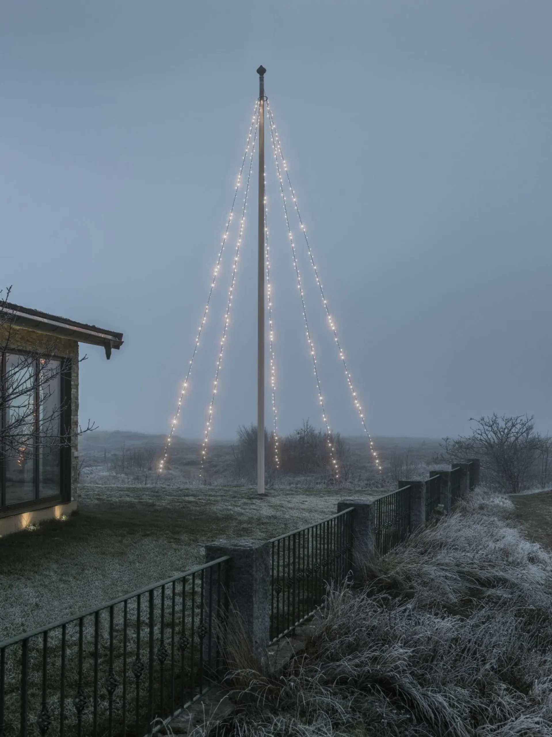Flagstangskæde, 500 lys, 8 meter, dæmpbar, sort ledning - Konstsmide