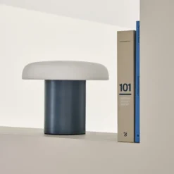 Hübsch Ateliers bordlampe, mørkeblå/hvid