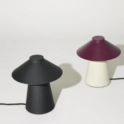 Hübsch Chipper bordlampe, sand/burgundy