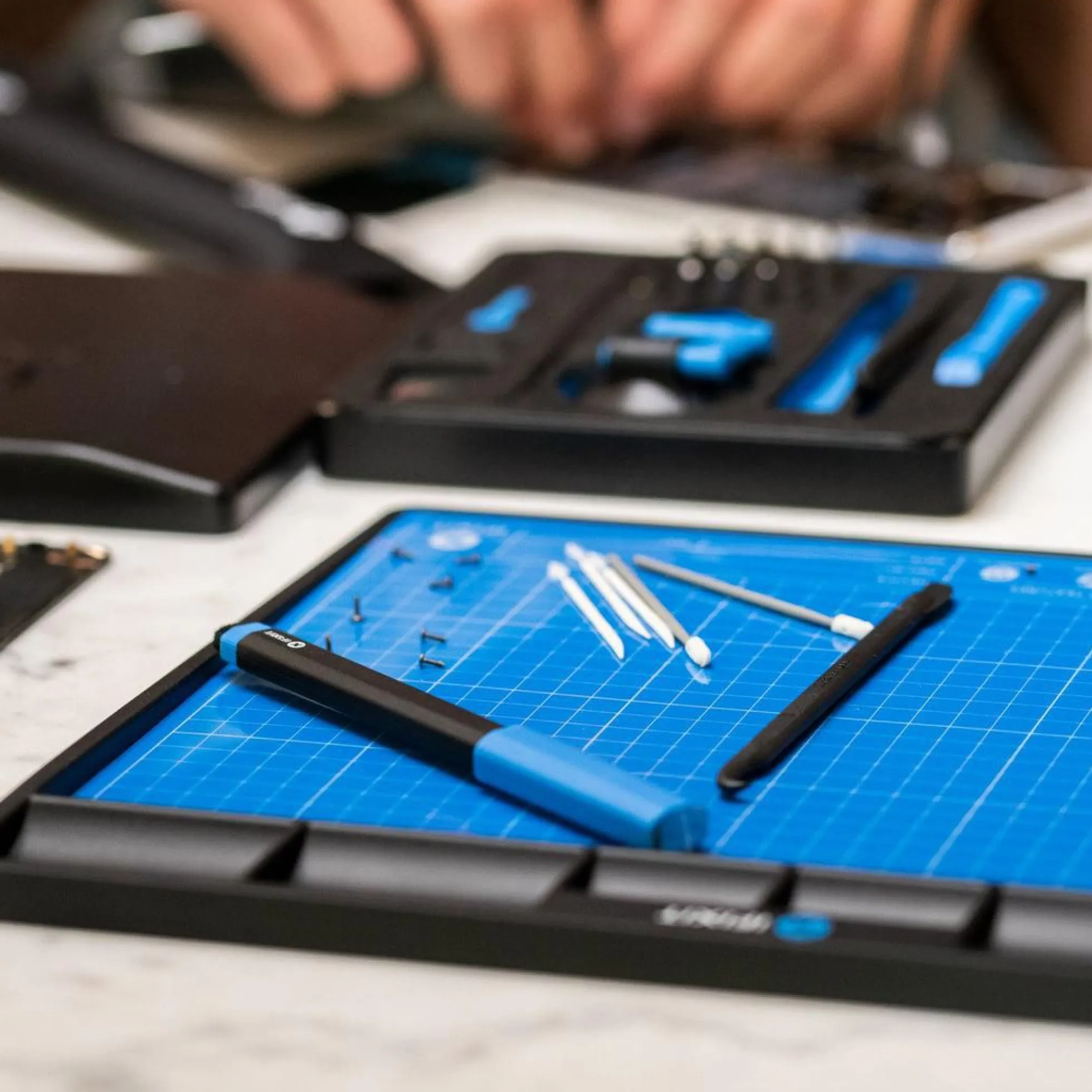 iFixit FixMat, magnetisk skruemåtte