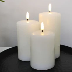 LED bloklys med flammeeffekt, hvid - 3 stk, inkl. fjernbetjening og timer, 10/12,5/15 cm høj, Ø7,5 cm, ægte stearin