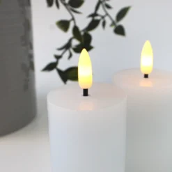 LED bloklys med flammeeffekt, hvid - 2 stk, inkl. fjernbetjening og timer, 7,5 cm høj, Ø5 cm, ægte stearin