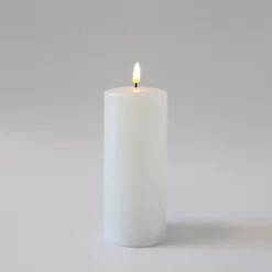 LED bloklys med smelte-look og flammeeffekt, 17,5 cm, inkl. fjernbetjening, timer og ægte stearin