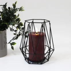 LED bloklys med smelte-look og flammeeffekt, bordeauxrød, 12,5 cm høj, Ø7,5 cm, fjernbetjening