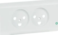 LK OPUS® 66, Afdækning til vandret dobbelt stikkontakt med jord og integreret ramme, 2 modul – Lauritz Knudsen
