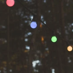 7 meter LED lyskæde, 15 RGB pærer, 0.5W/pære, med fjernbetjening - RGB