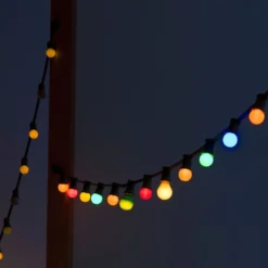 7 meter LED lyskæde, 15 RGB pærer, 0.5W/pære, med fjernbetjening - RGB
