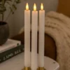 3-pak hvide LED stearinlys med flammeeffekt, Ø2,2cm, højde: 24,5cm, fjernbetjening og timer