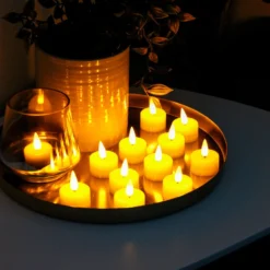 12-pak LED fyrfadslys med flot flammeeffekt inkl. batterier - Klar til brug