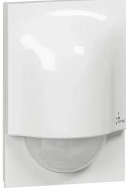 Pir-Sensor rækkevidde 8M, 140°, 230V, 77x48x114 mm, IP42