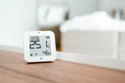 Shelly BLU H&T ZB temperatur- og fugtighedsensor med display, Bluetooth + Zigbee