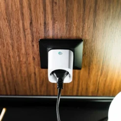 Shelly Plug M Gen3 Smart Plug med energimåler, Matter (WiFi), hvid (2-pak)