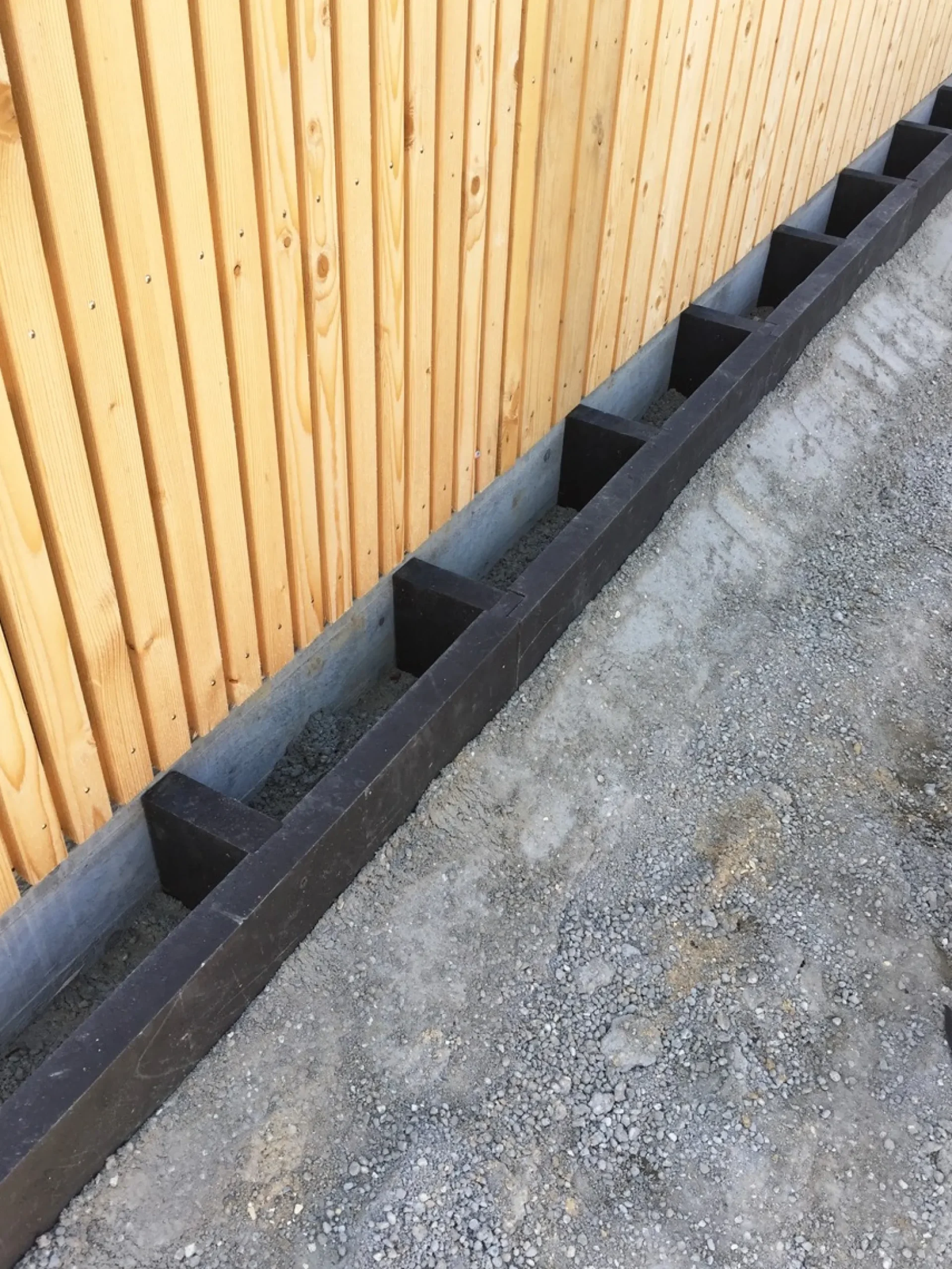 Sokkelaffugter Dutra, 200 x 180 x 1000 mm, plast, uden bund og rist