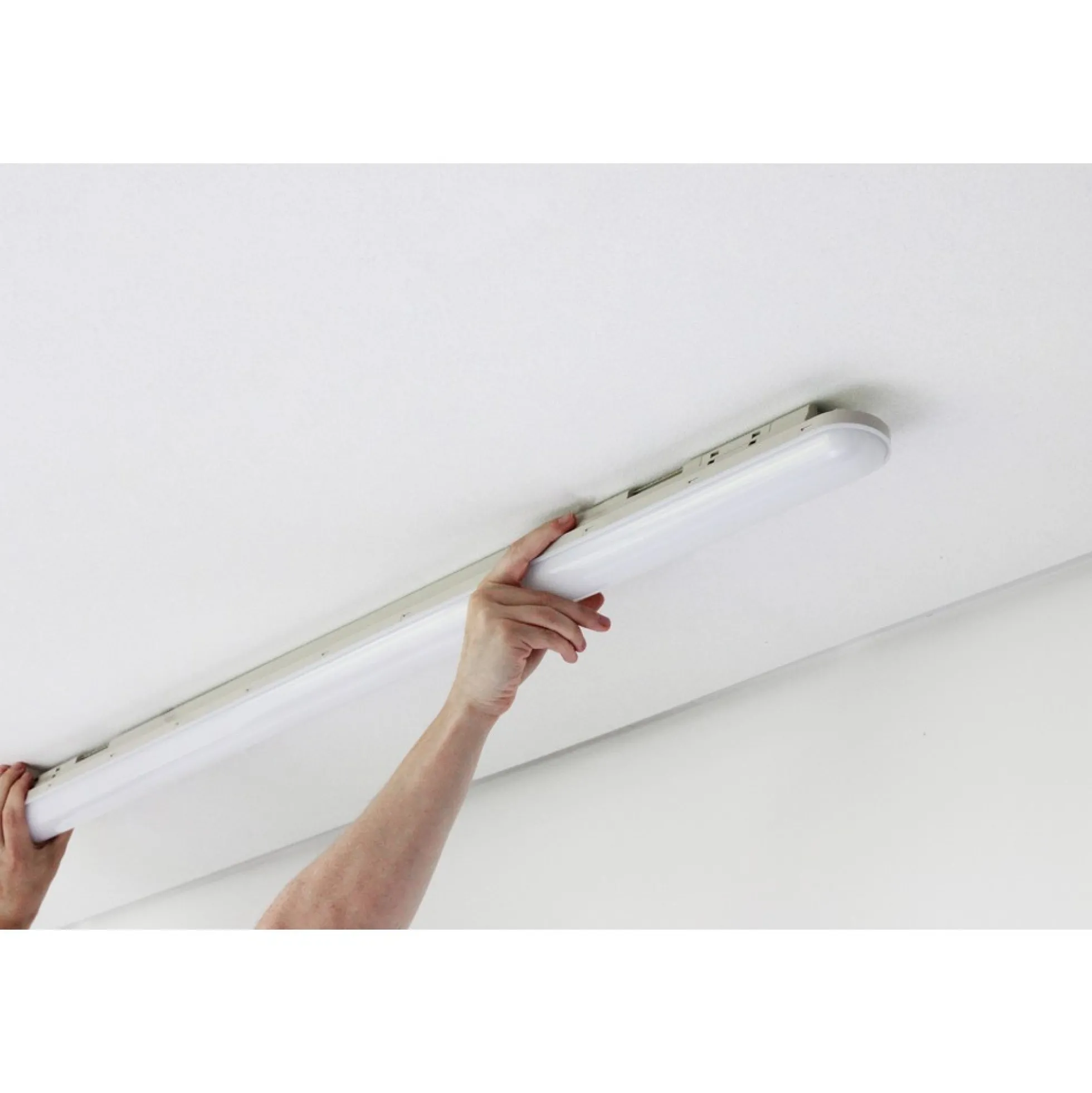 Spectrum Limea Connect 50W LED armatur, 120 cm, IP65 vandtæt, 154 lm/W, gennemfortrådet, 230V