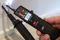 Spændingstester, gennemgangstester, RCD-tester, polsøger, fasefølgetester, lygte, Uniks M80D