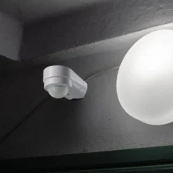V-Tac bevægelsessensor - LED-venlig, hvid, justerbar vinkel, PIR infrarød, IP65 udendørs - 230V IP65