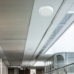 10W LED loftlampe med nødlys, IP65, Samsung LED chip, 3 timers batteritid, Ø32cm, bulkhead - Kulør: Neutral (restsalg)